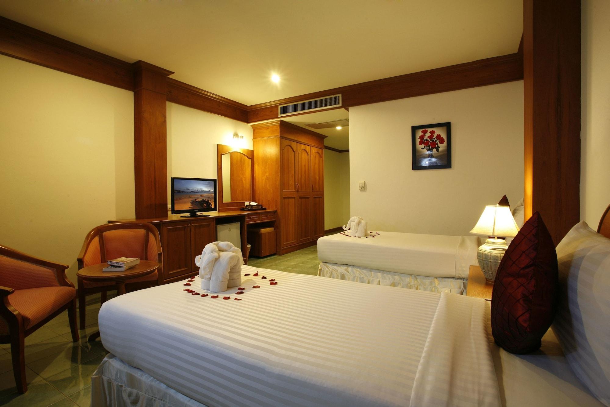 Jiraporn Hill Resort Patong Exterior photo
